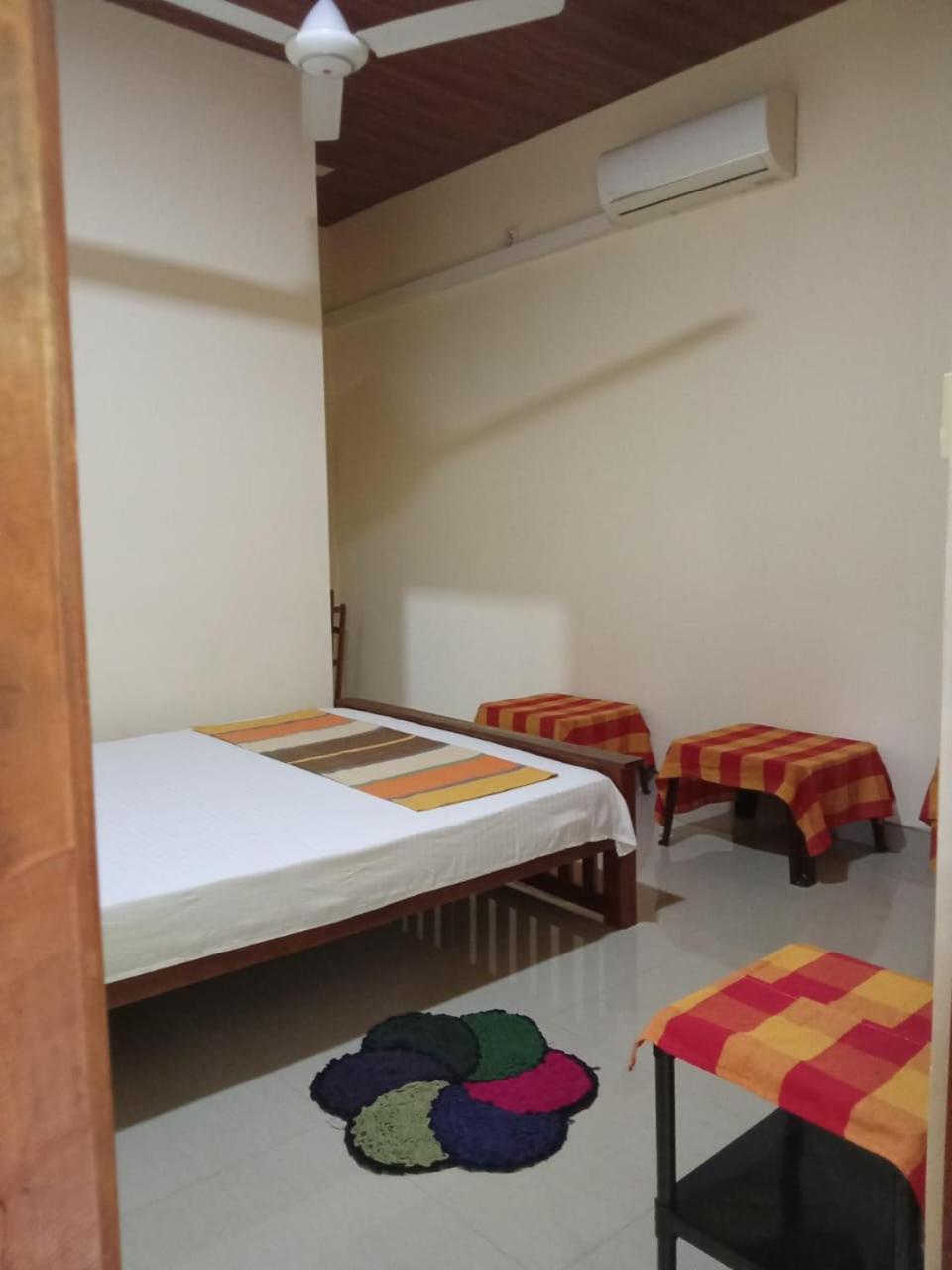 Hotel Udesh Guest Polonnaruwa Zimmer foto