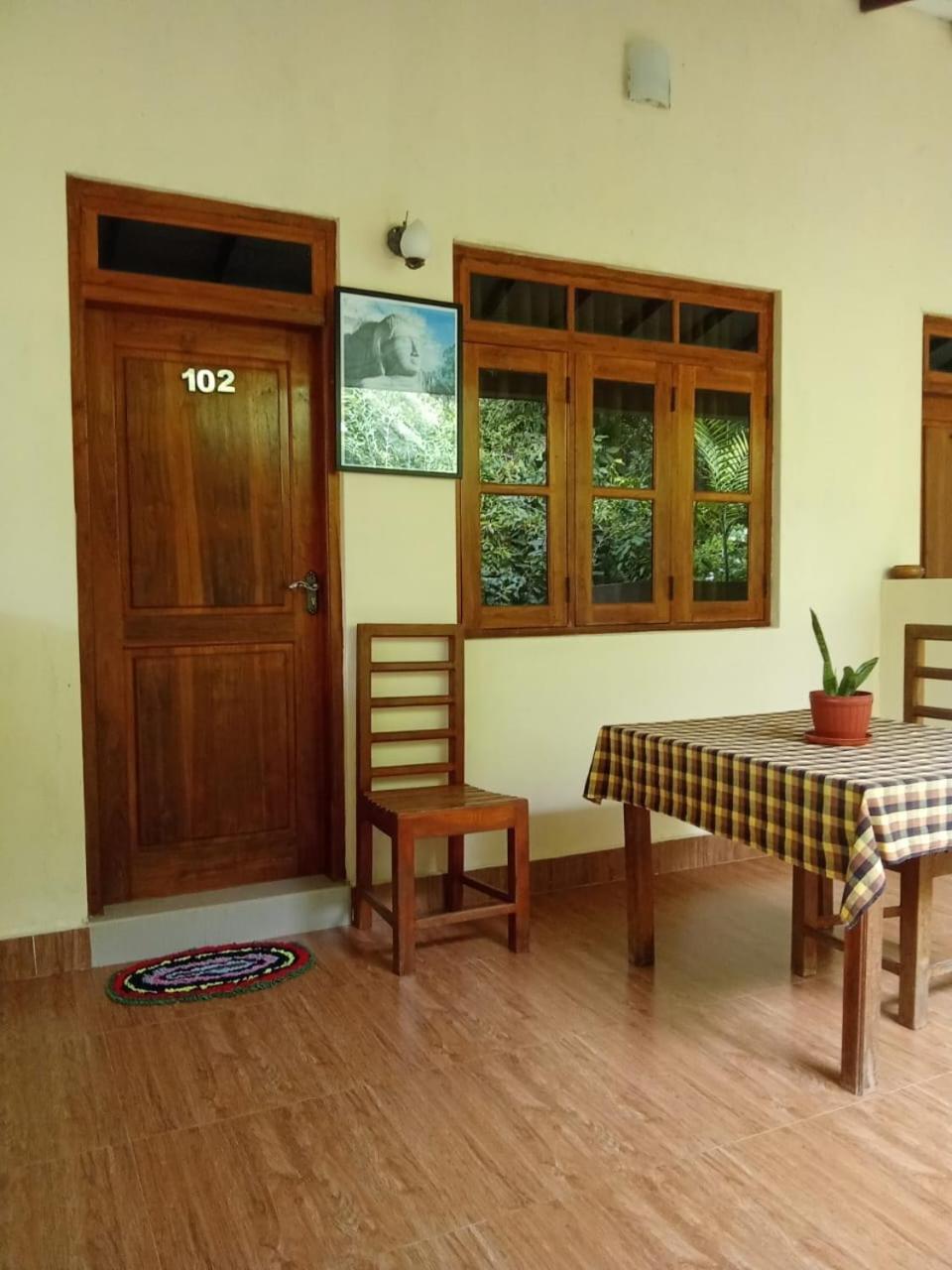 Hotel Udesh Guest Polonnaruwa Zimmer foto
