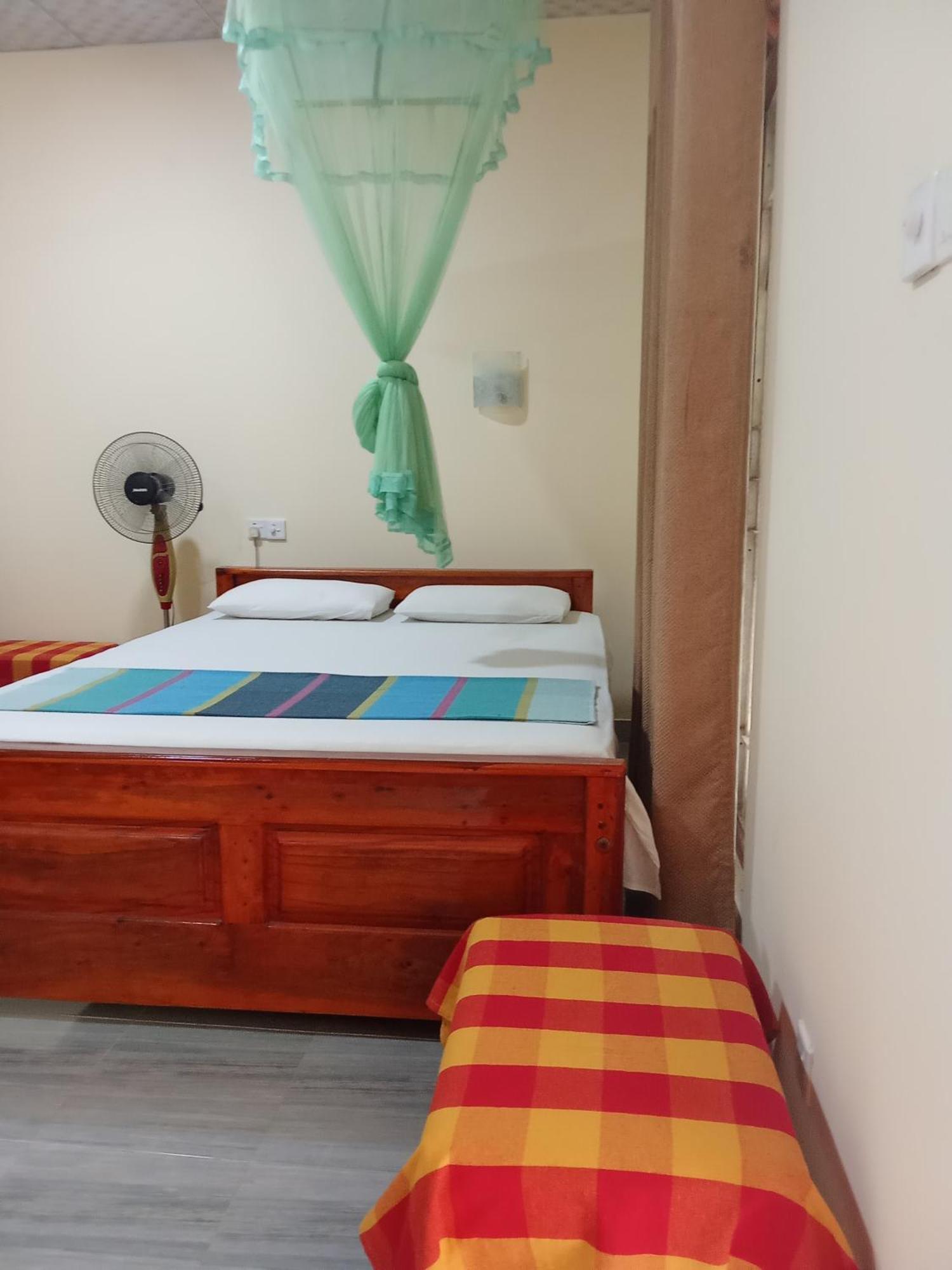 Hotel Udesh Guest Polonnaruwa Exterior foto